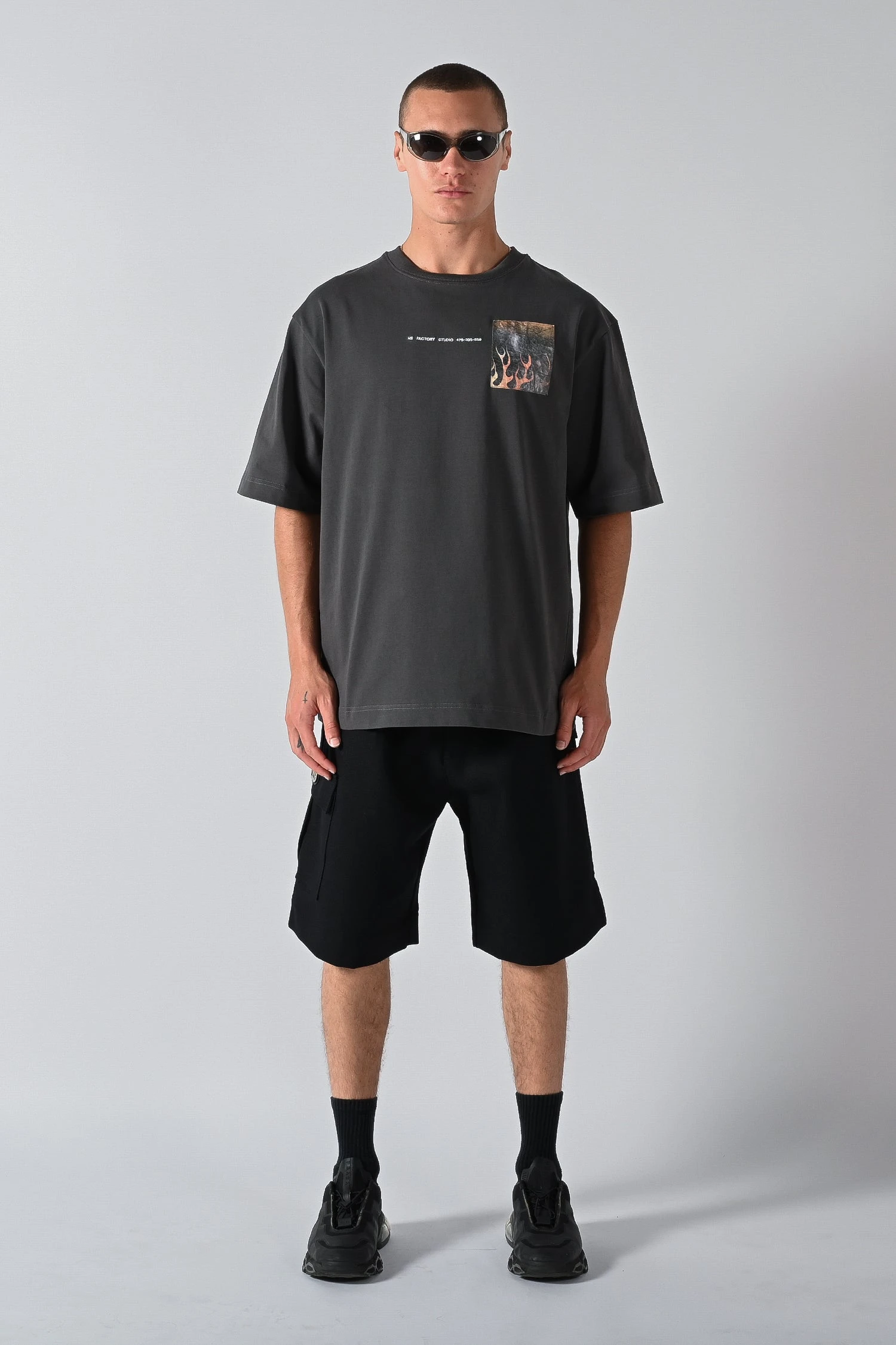 Merino Piston Pleated Patch Cargo Short - Black 4 Merino Piston Pleated Patch Cargo Short - Black - Image 2