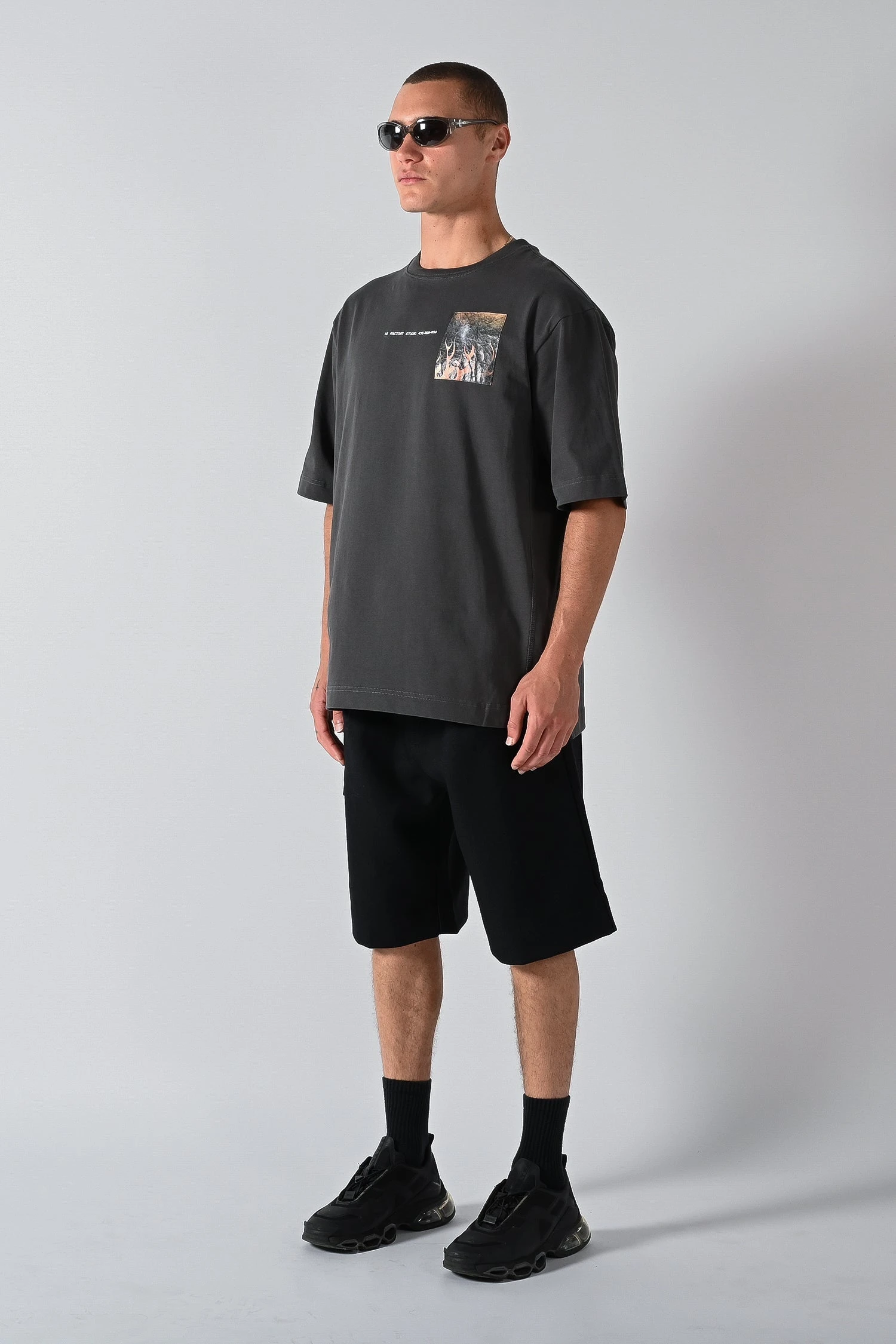 Merino Piston Pleated Patch Cargo Short - Black 6 Merino Piston Pleated Patch Cargo Short - Black - Image 4